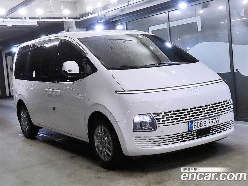 Hyundai Staria 2025