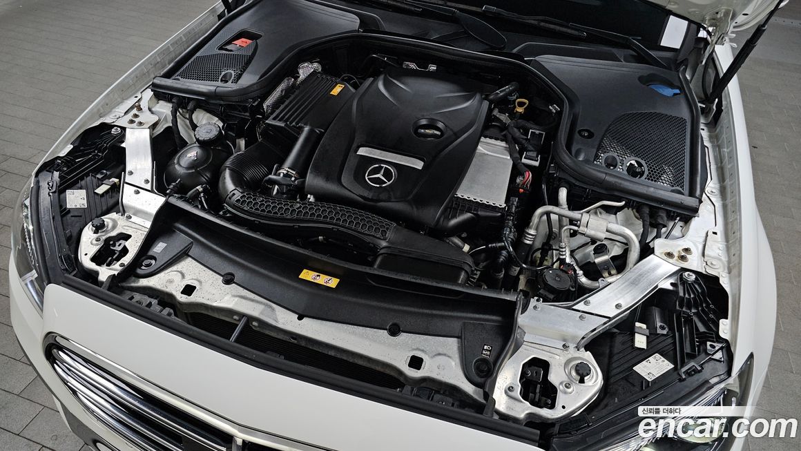 Mercedes-Benz E-Class 2021