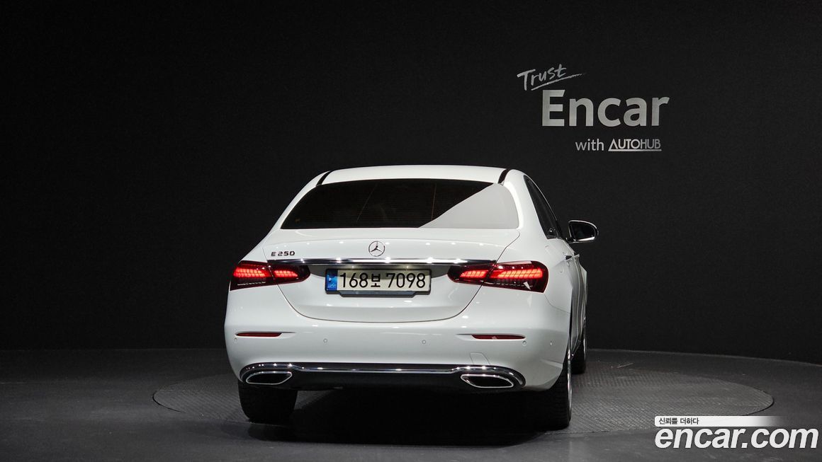 Mercedes-Benz E-Class 2021