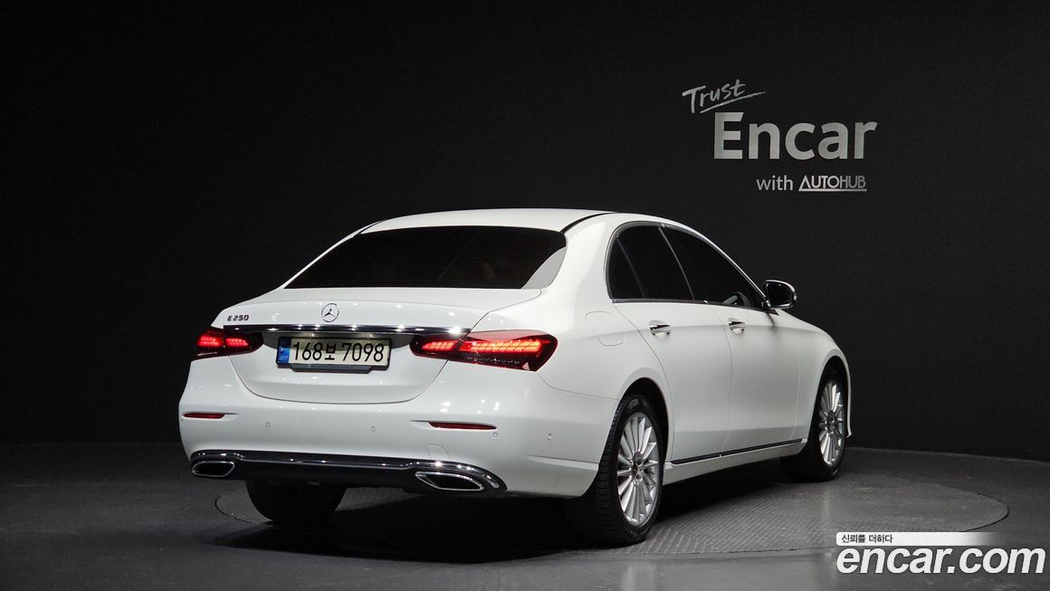 Mercedes-Benz E-Class 2021