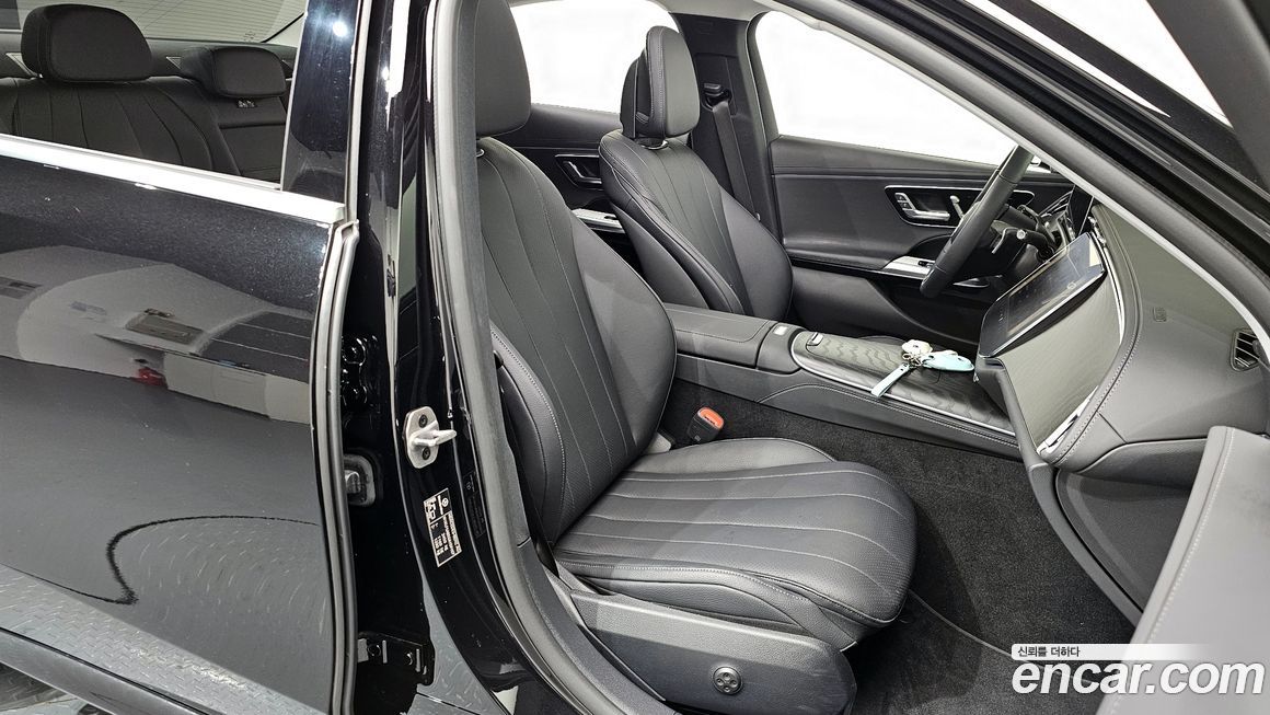 Mercedes-Benz E-Class 2025