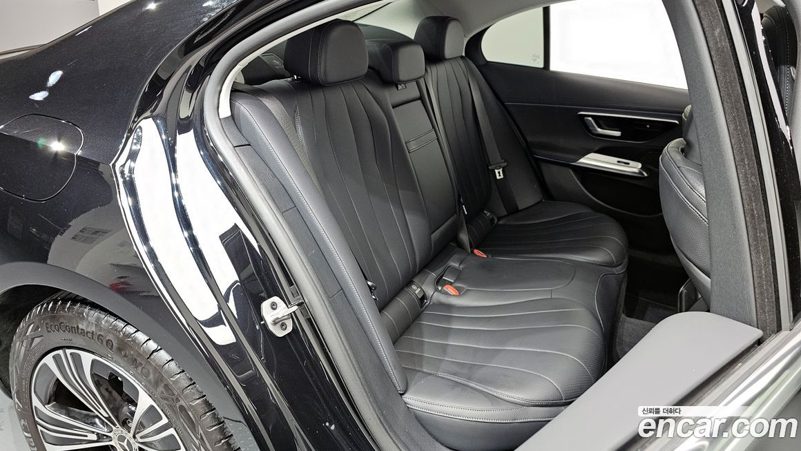 Mercedes-Benz E-Class 2025