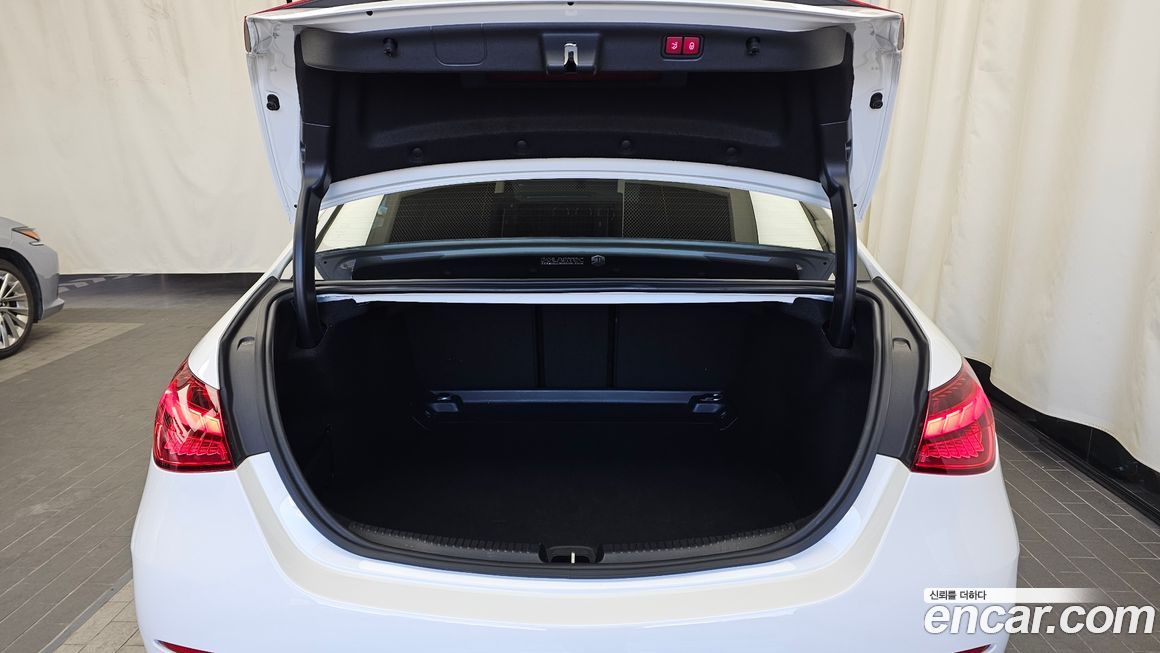 Mercedes-Benz C-Class 2022