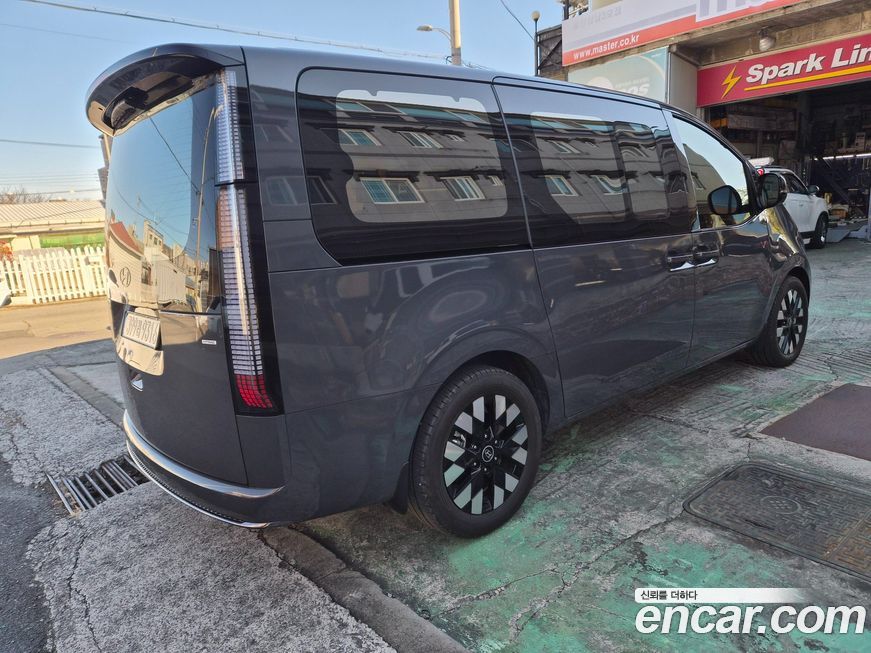 Hyundai Staria 2025