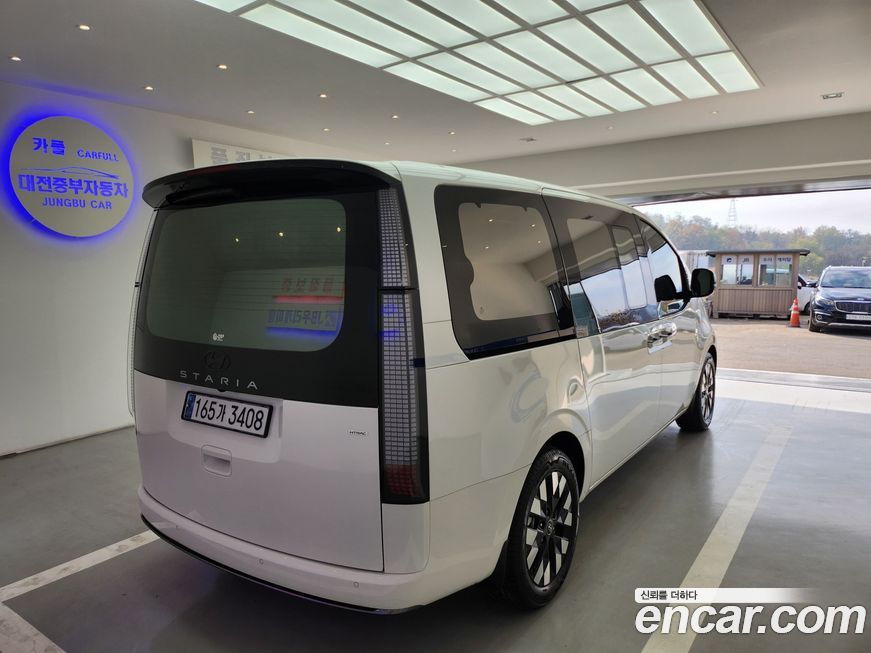 Hyundai Staria 2025