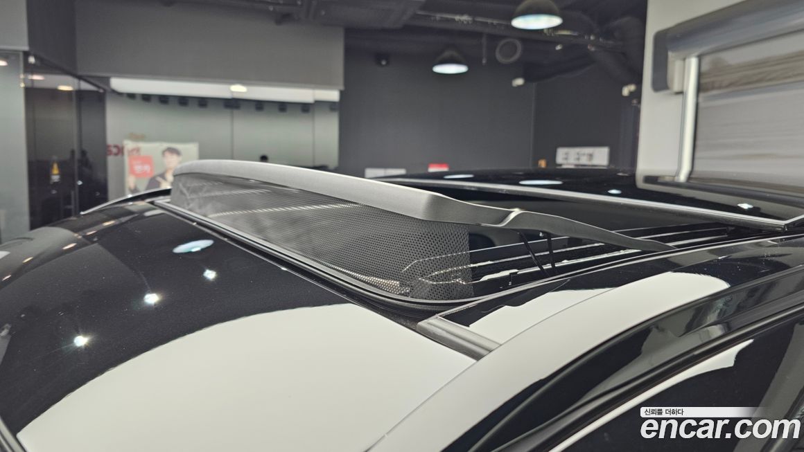 Land Rover Range Rover Velar 2025