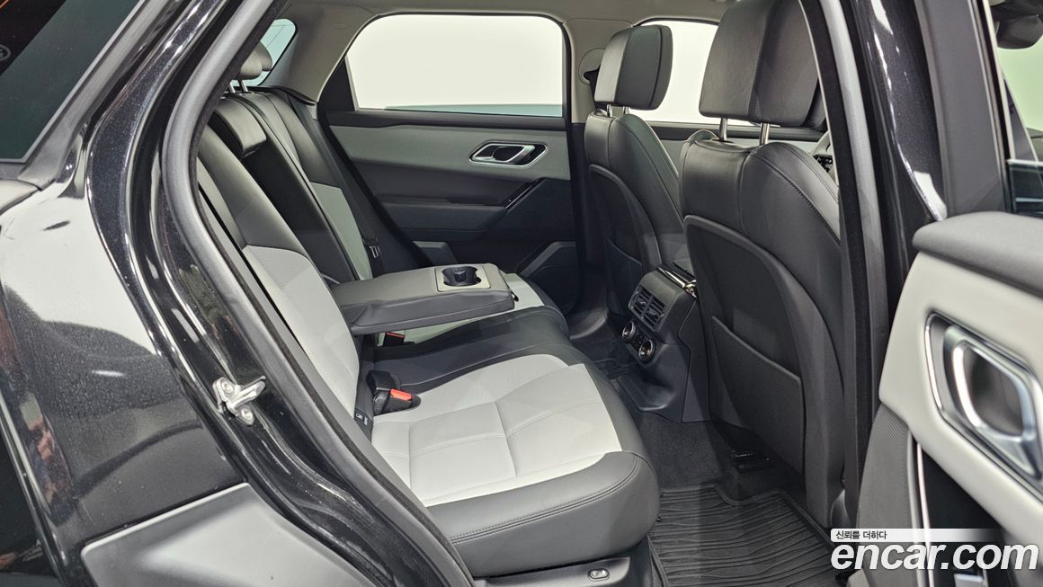 Land Rover Range Rover Velar 2025