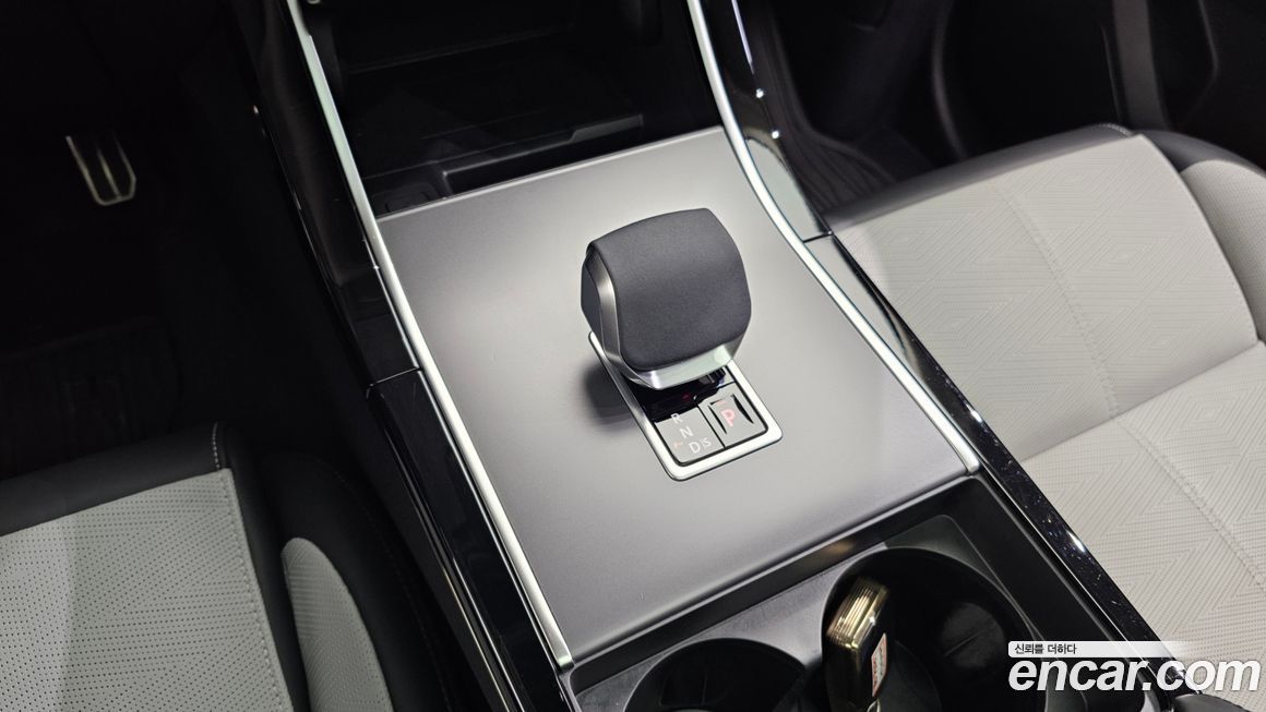 Land Rover Range Rover Velar 2025