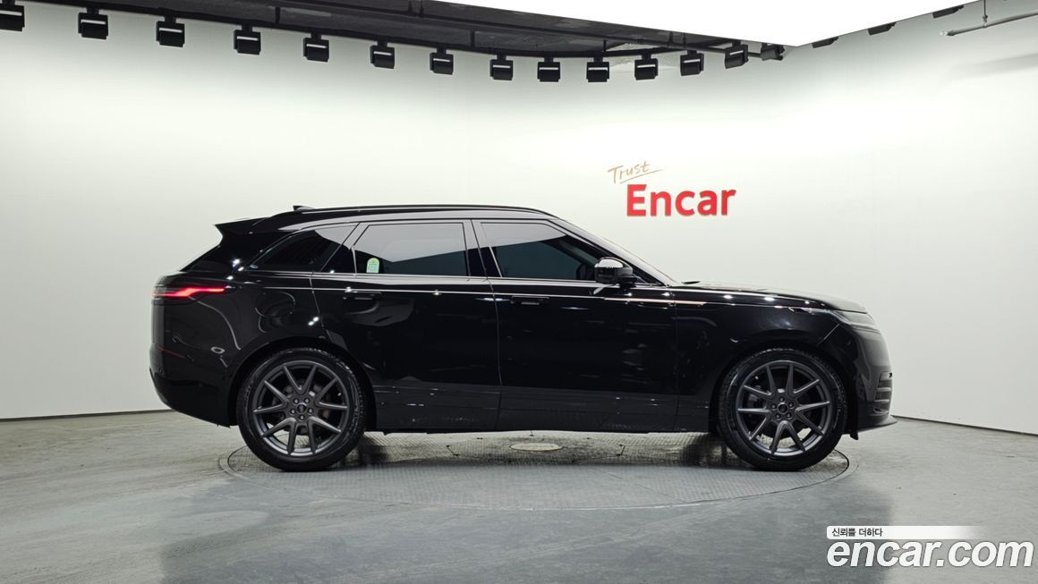 Land Rover Range Rover Velar 2025