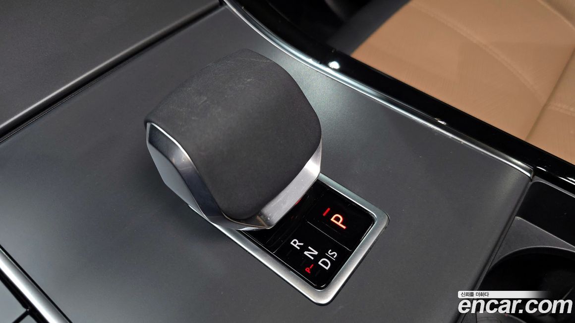 Land Rover Range Rover Velar 2025