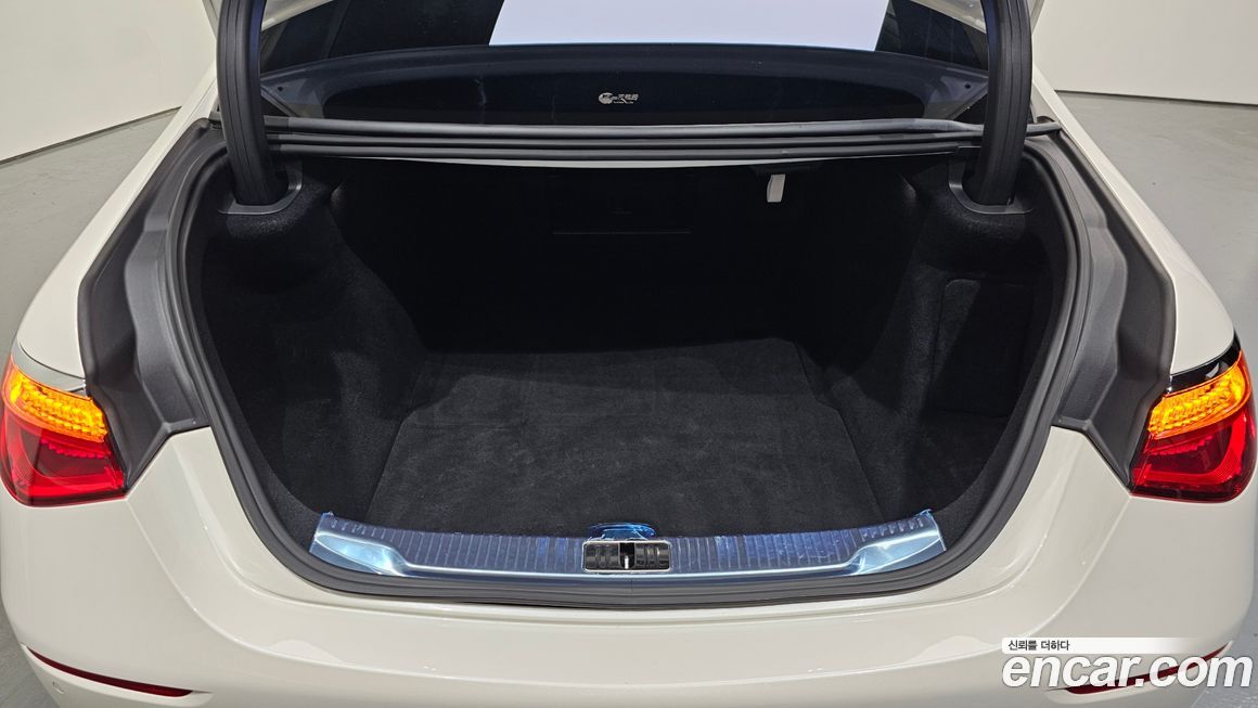 Mercedes-Benz S-Class 2022