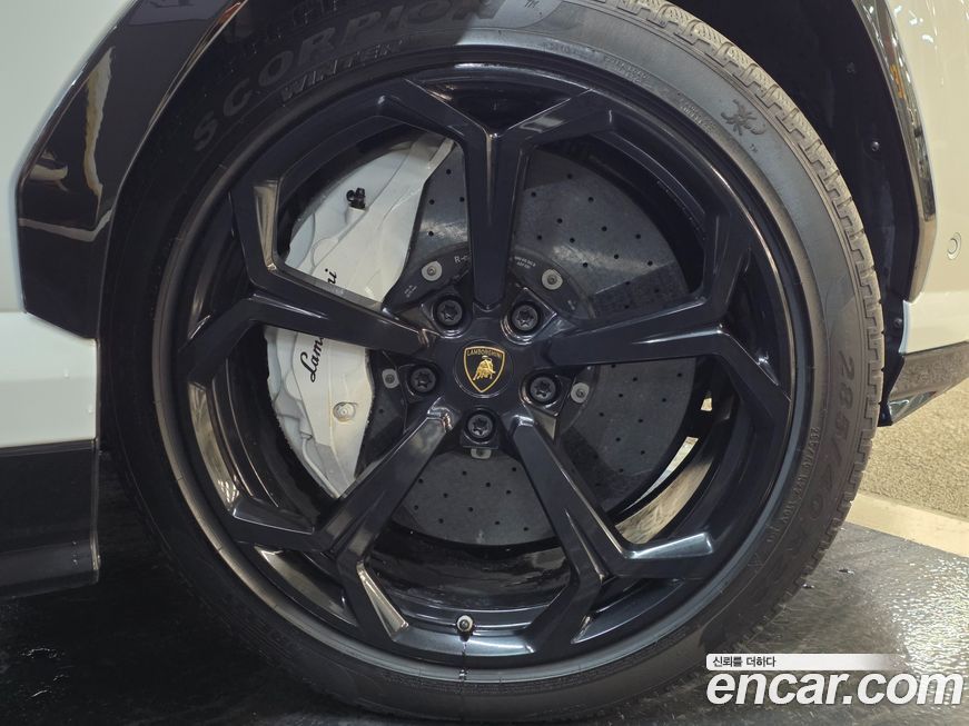 Lamborghini Urus 2019