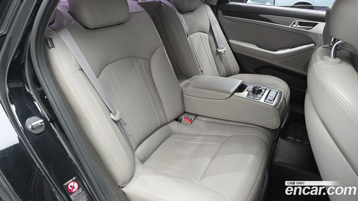 Hyundai Genesis 2016