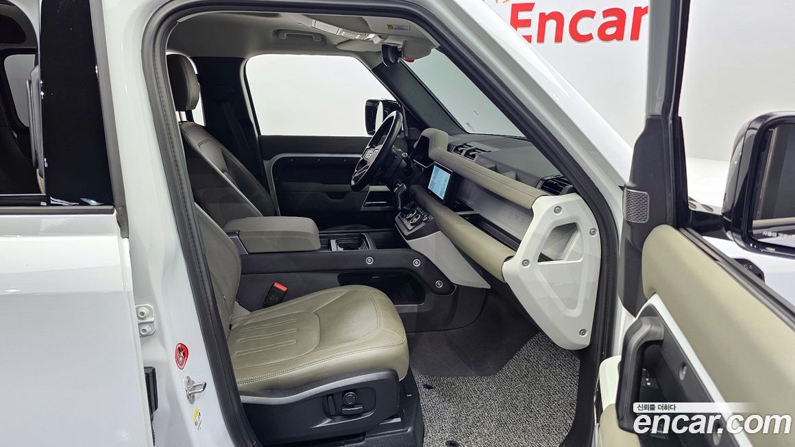 Land Rover Defender 2022