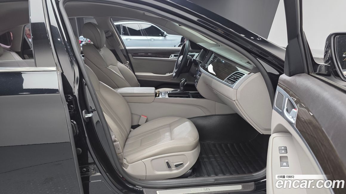 Hyundai Genesis 2016