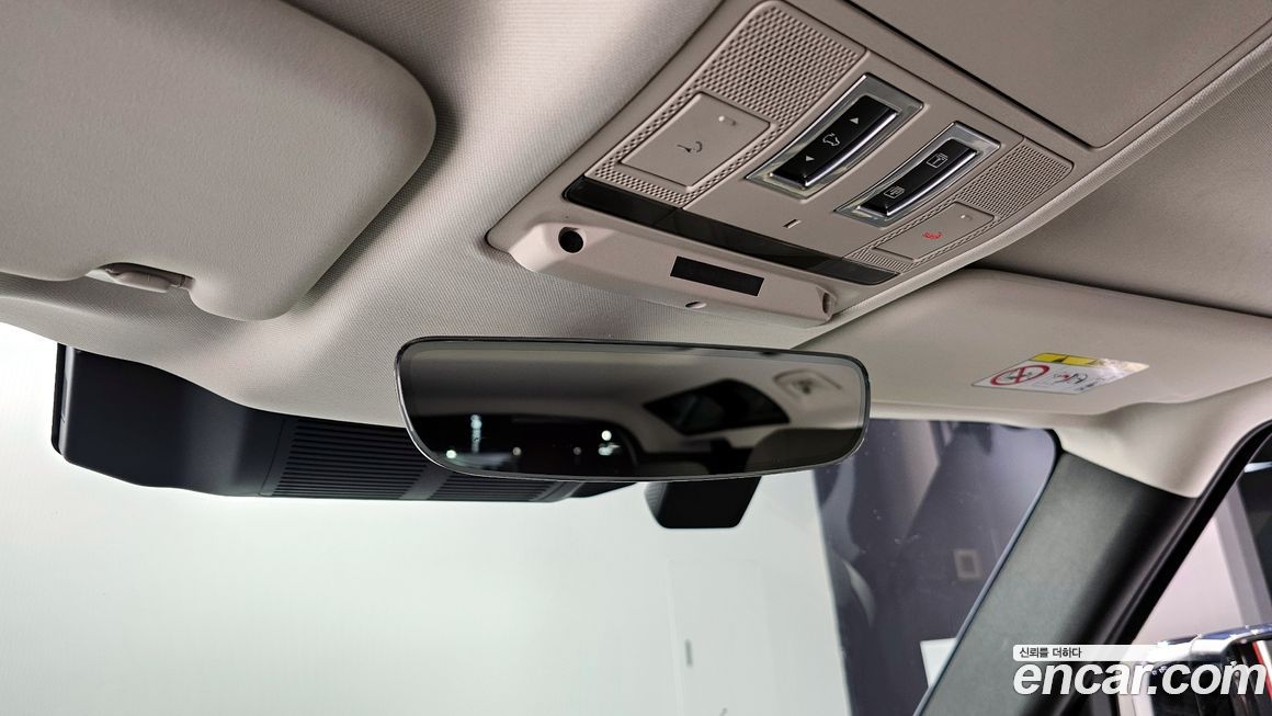 Land Rover Defender 2022