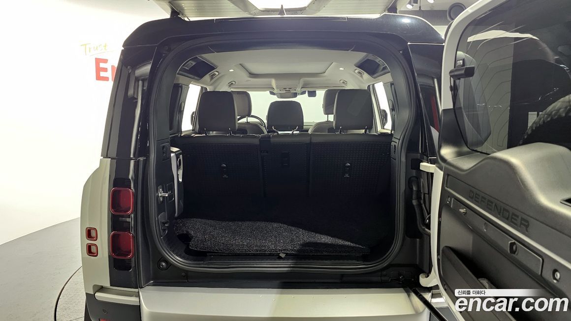 Land Rover Defender 2022