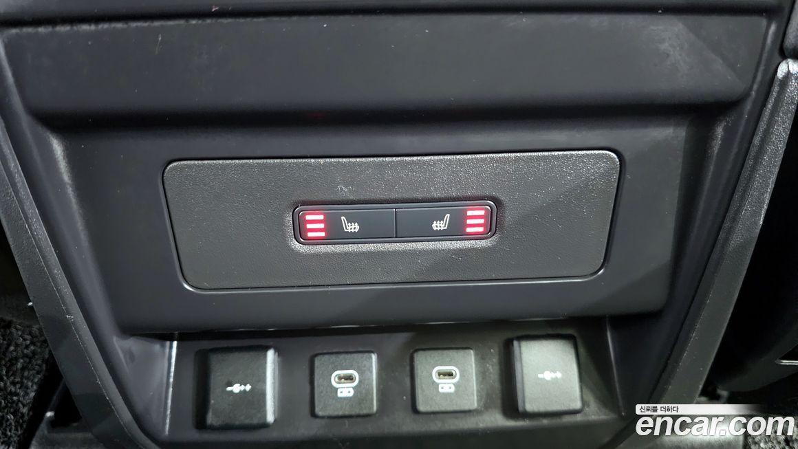 Land Rover Defender 2022