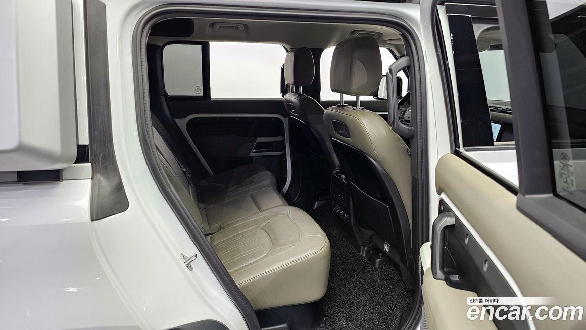 Land Rover Defender 2022