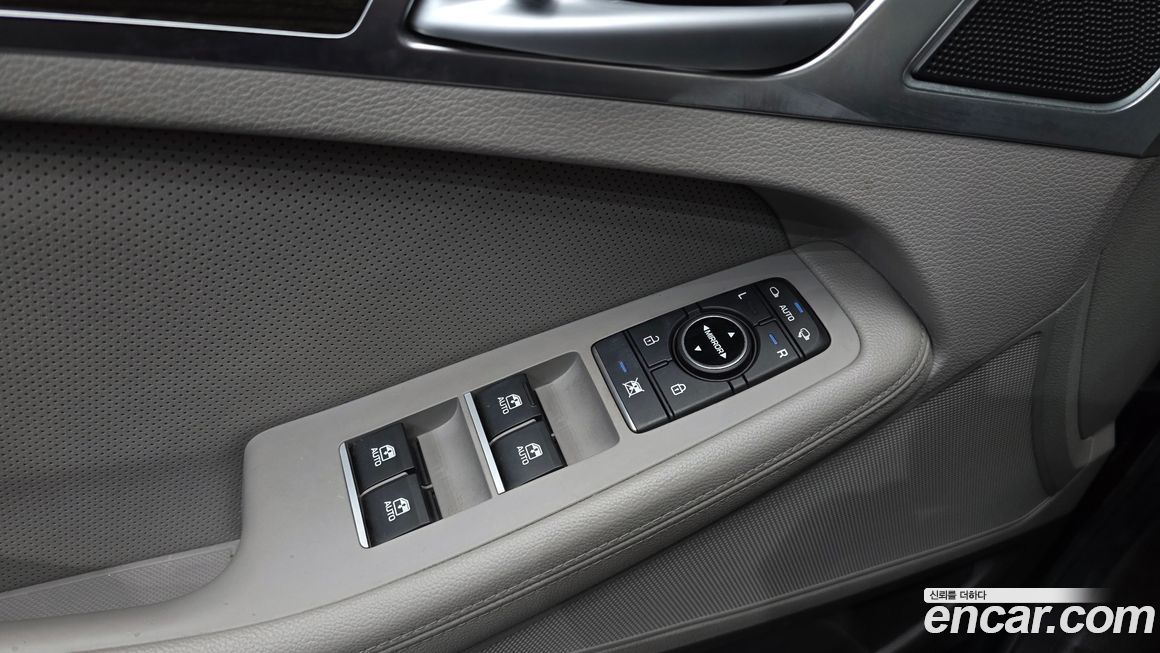 Hyundai Genesis 2016