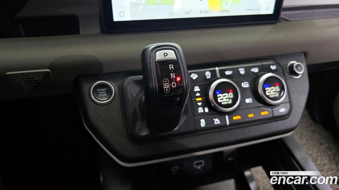 Land Rover Defender 2022