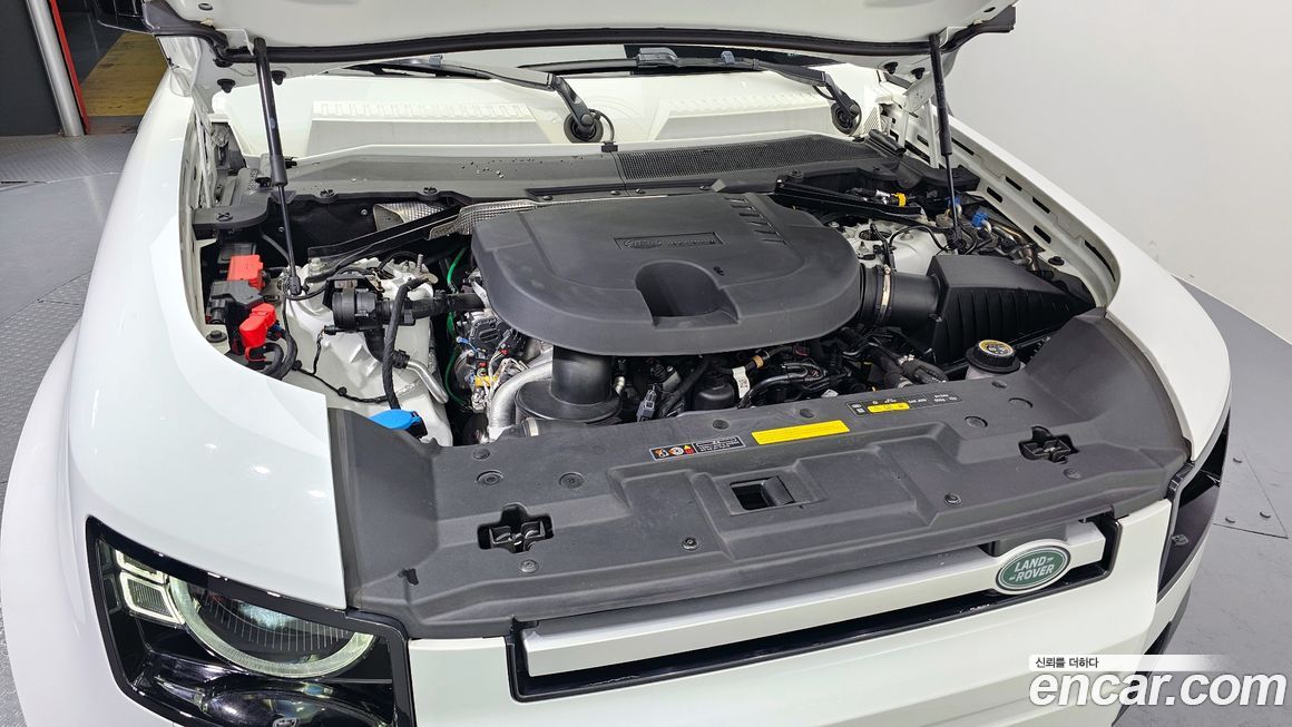 Land Rover Defender 2022