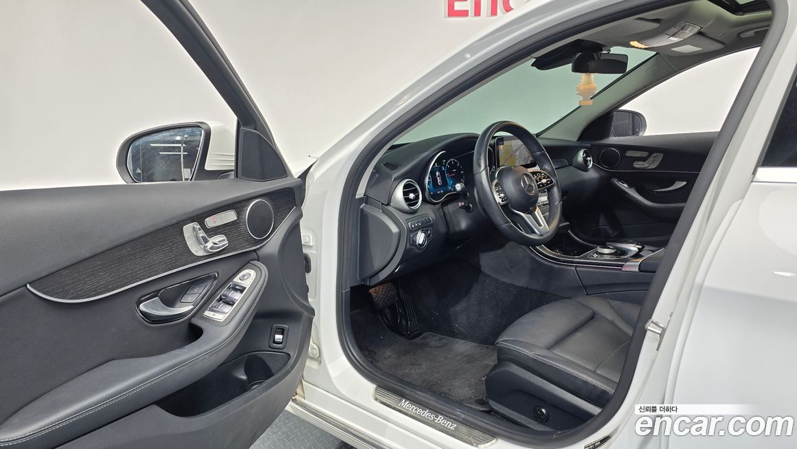 Mercedes-Benz C-Class 2021