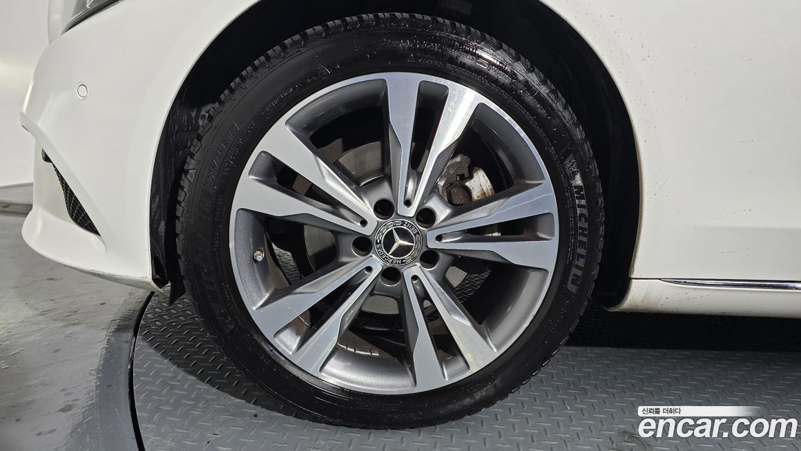 Mercedes-Benz C-Class 2021