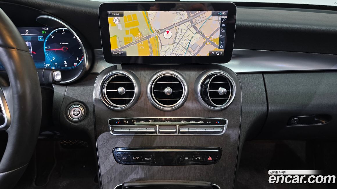 Mercedes-Benz C-Class 2021