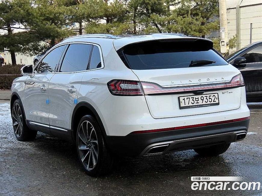 Lincoln Nautilus 2020