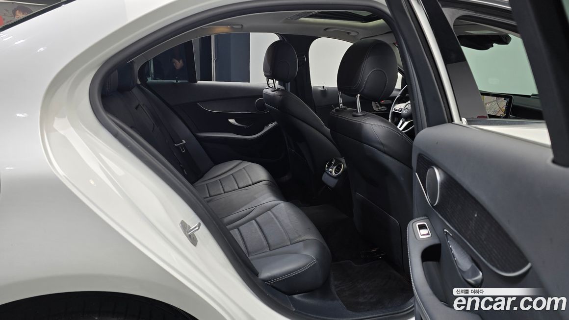 Mercedes-Benz C-Class 2021