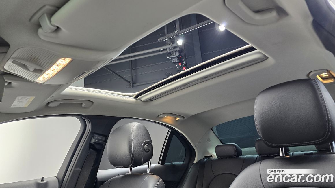 Mercedes-Benz C-Class 2021