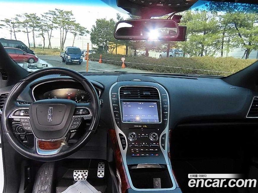 Lincoln Nautilus 2020