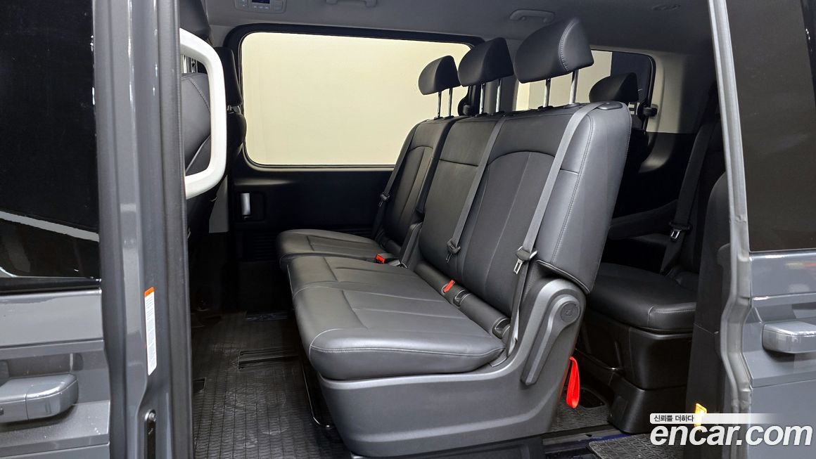 Hyundai Staria 2025