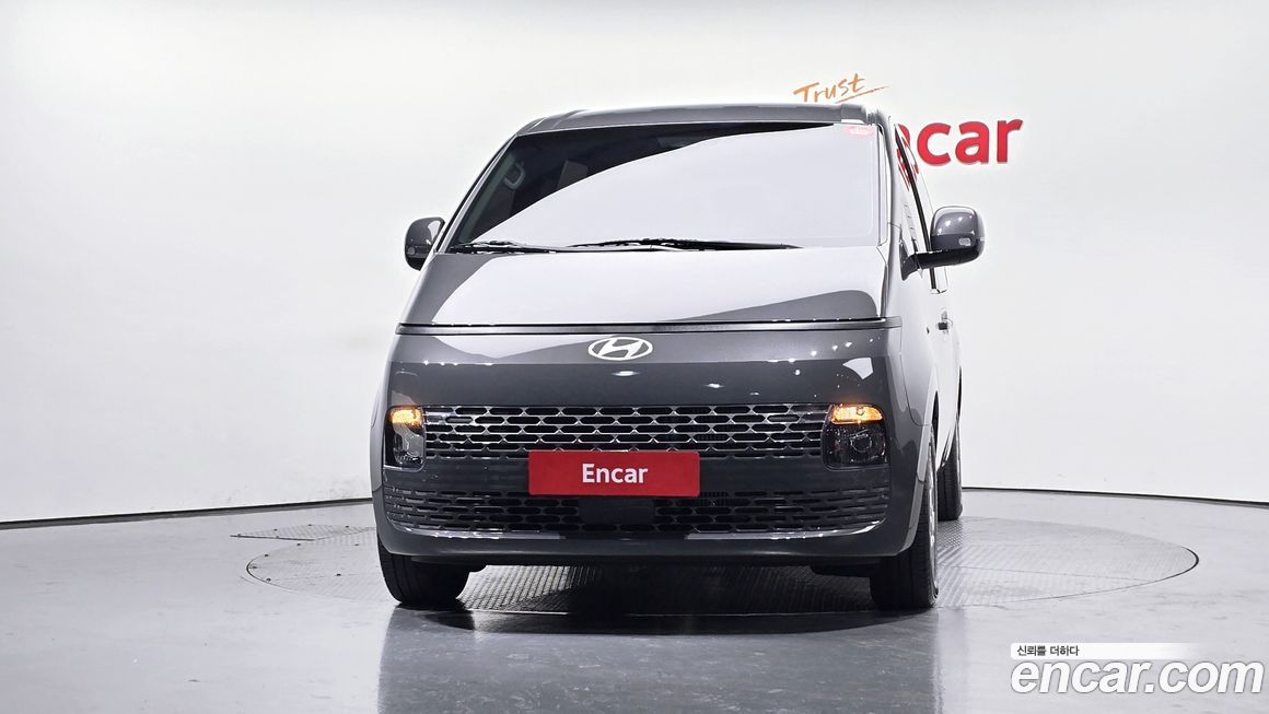 Hyundai Staria 2025