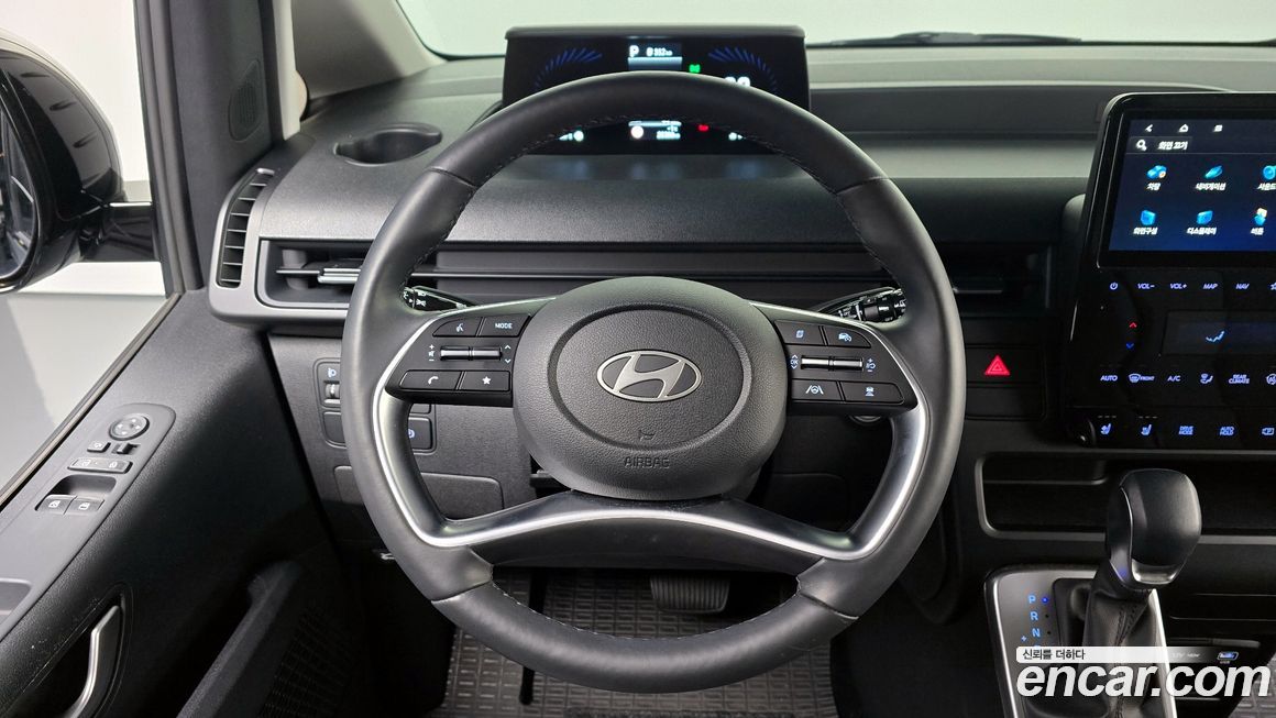 Hyundai Staria 2025