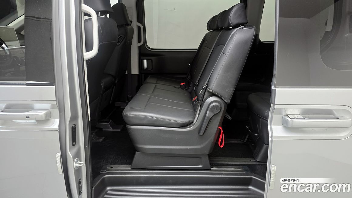 Hyundai Staria 2025