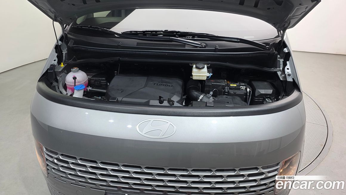 Hyundai Staria 2025