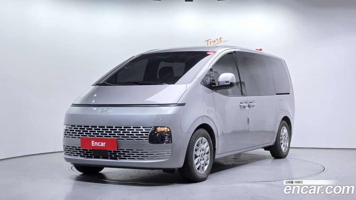 Hyundai Staria 2025