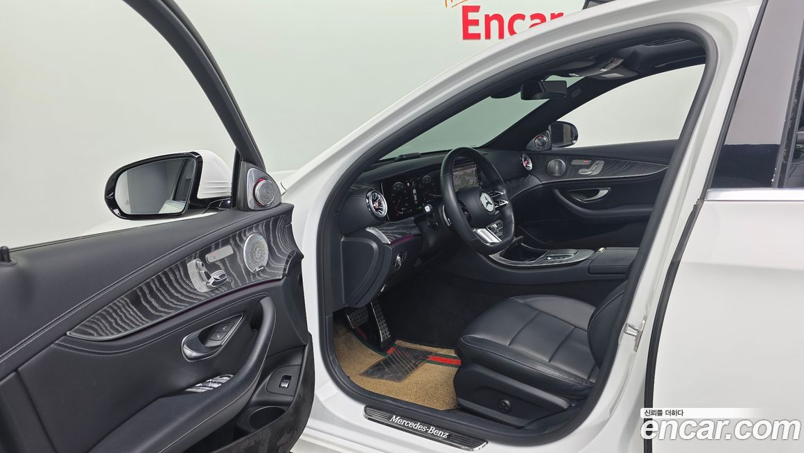 Mercedes-Benz E-Class 2021