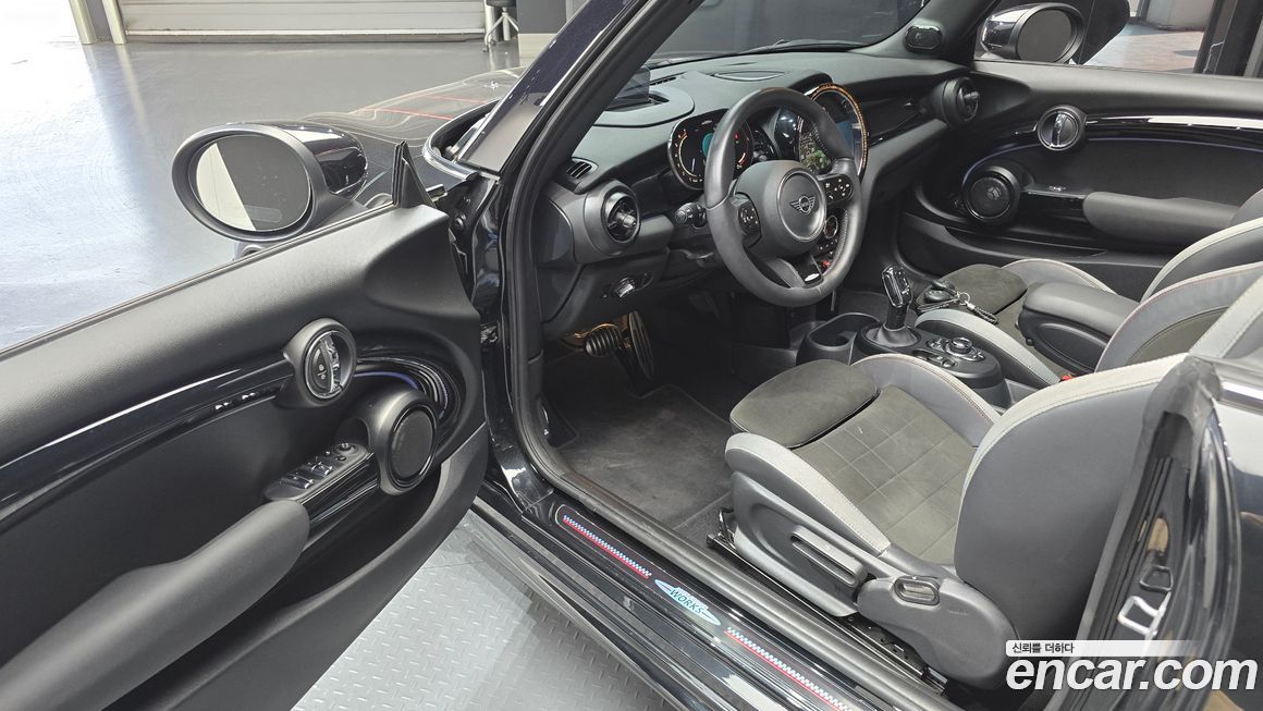 Mini Cooper Convertible 2024