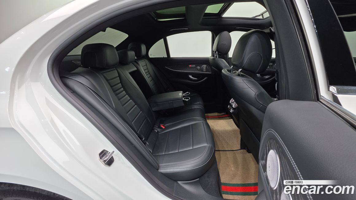 Mercedes-Benz E-Class 2021