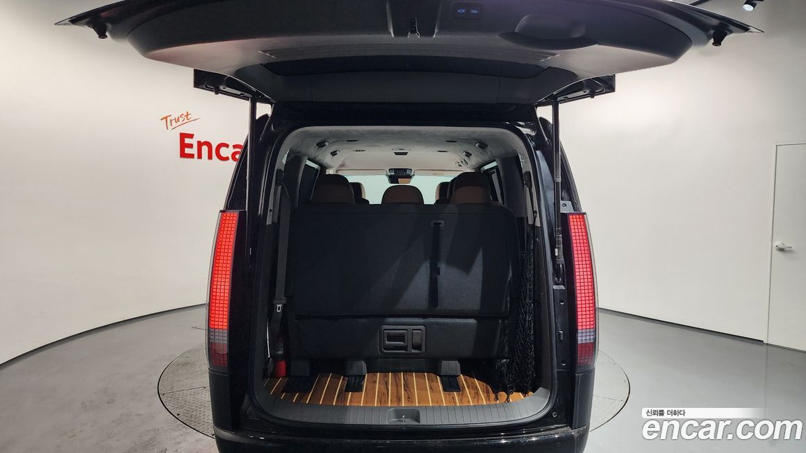 Hyundai Staria 2025