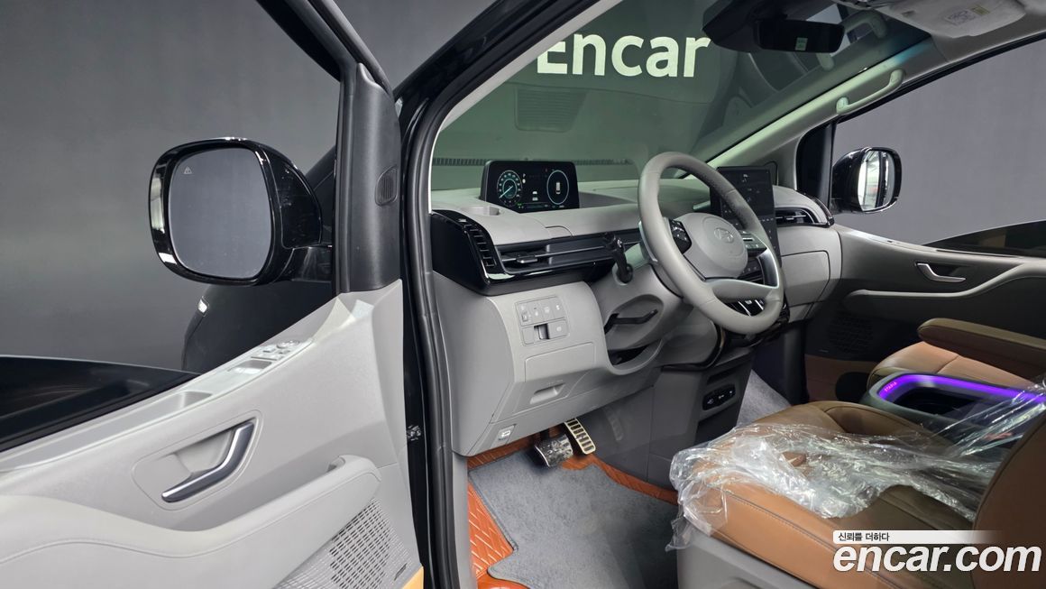 Hyundai Staria 2025