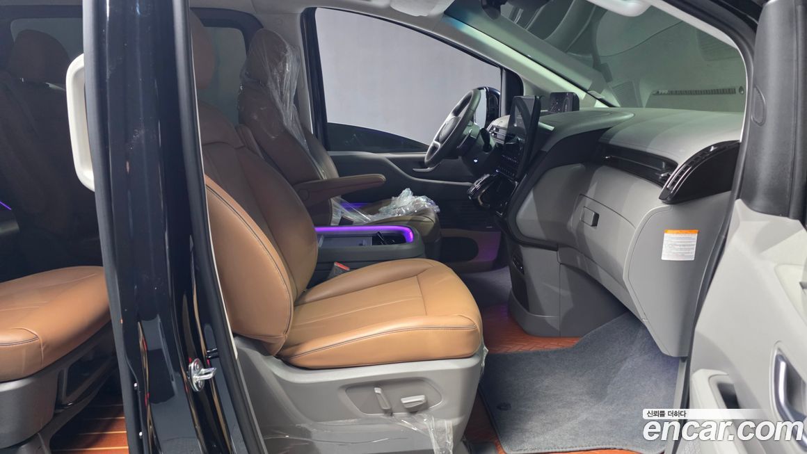 Hyundai Staria 2025