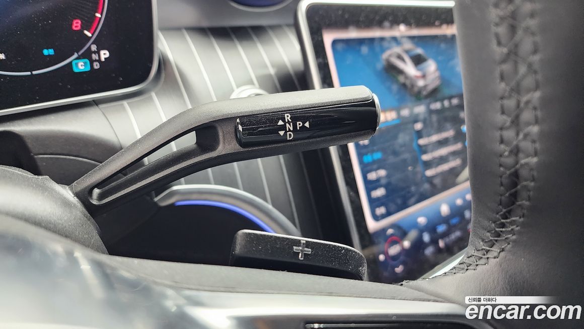 Mercedes-Benz C-Class 2025