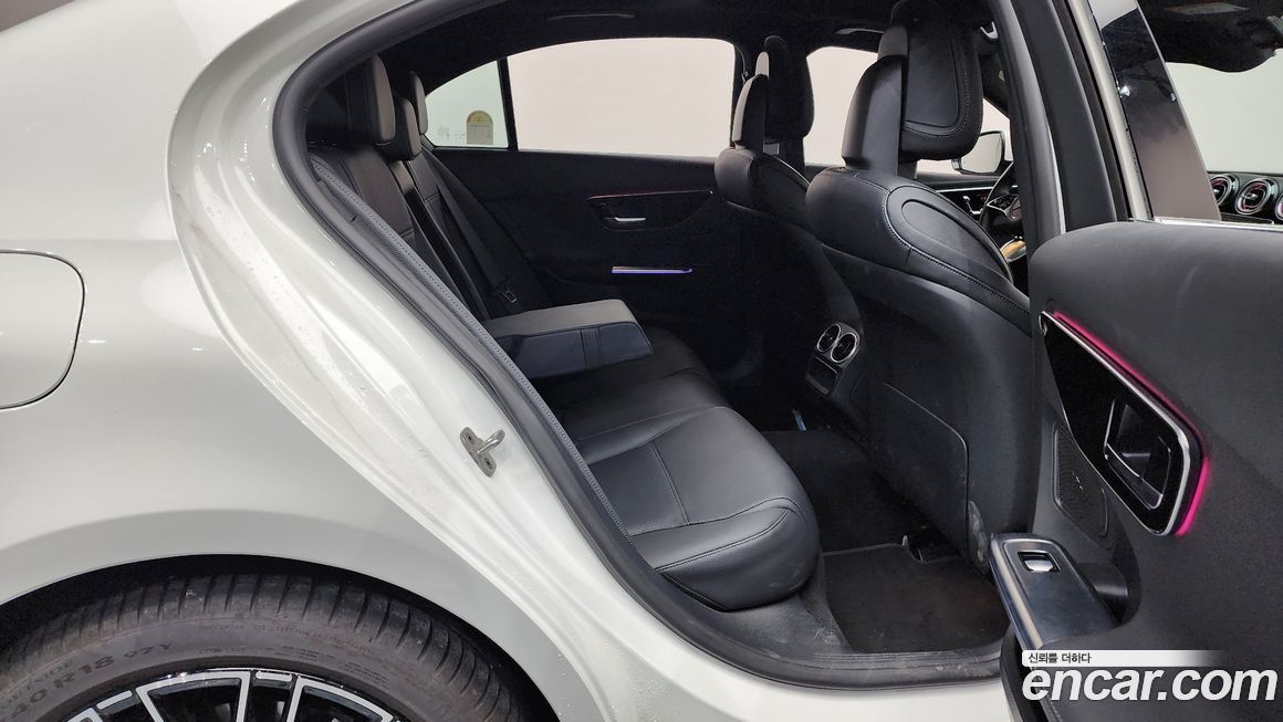 Mercedes-Benz C-Class 2025