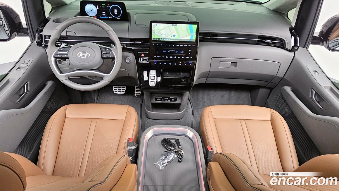 Hyundai Staria 2025