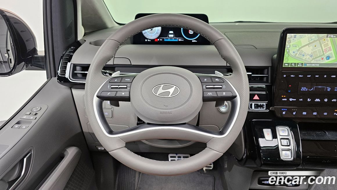 Hyundai Staria 2025