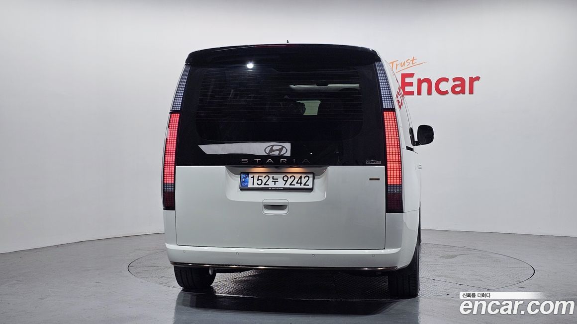 Hyundai Staria 2025